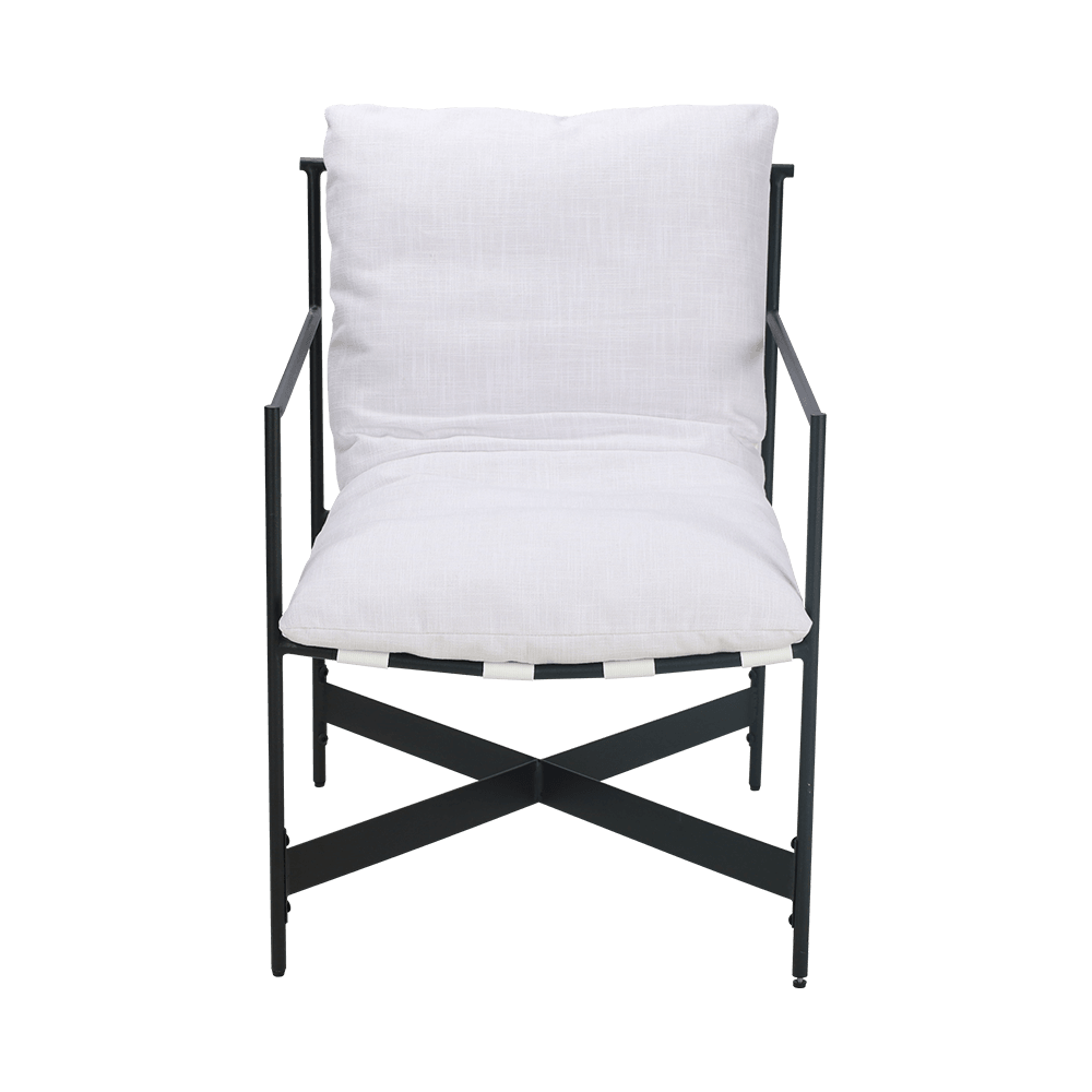 白い生地のゴム製の木製ダイニングチェア